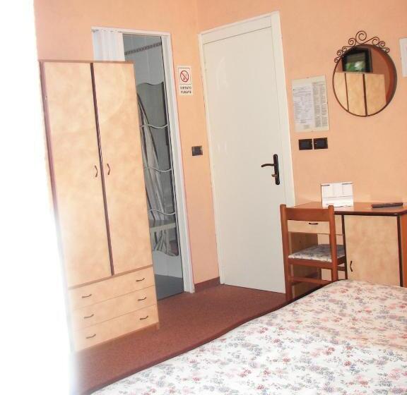 스탠다드 트리플 발코니 룸, Albergo Sangrilà