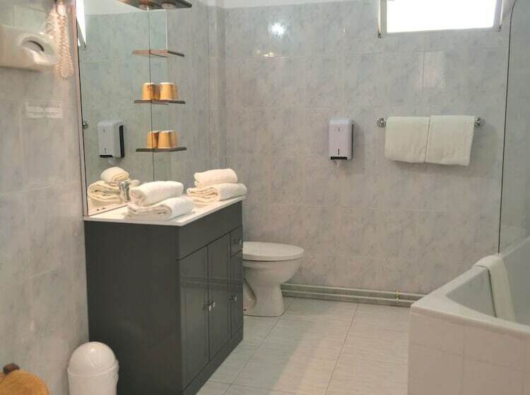 Семейный Номер, L Auberge Camarguaise