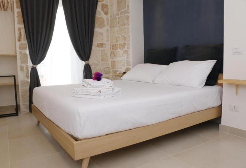 Номер Стандарт с Балконом, La Nicchia B&b