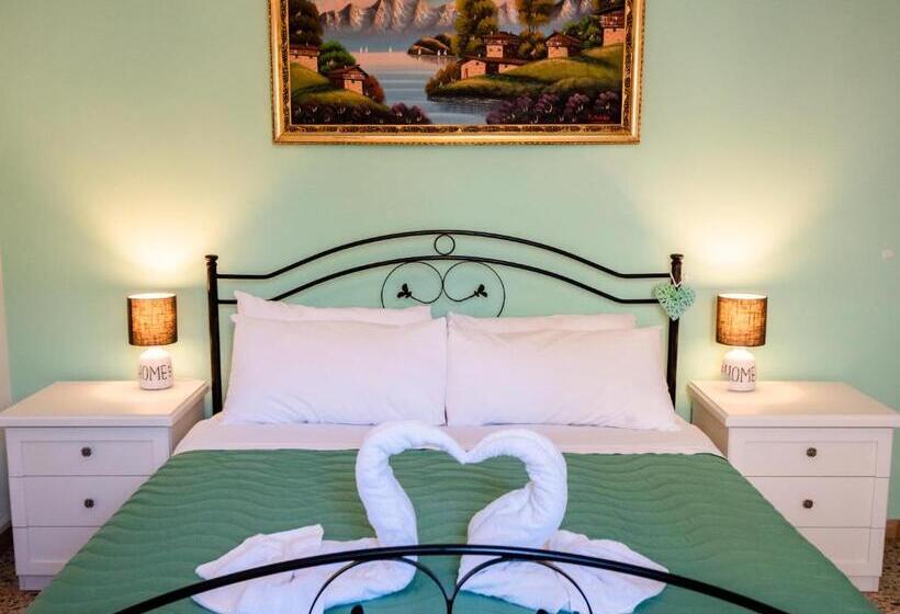 Трехместный Номер Стандарт Совместная Ванная, Casa Mafalda   Rooms, Friends And More Affittacamere   Guest House