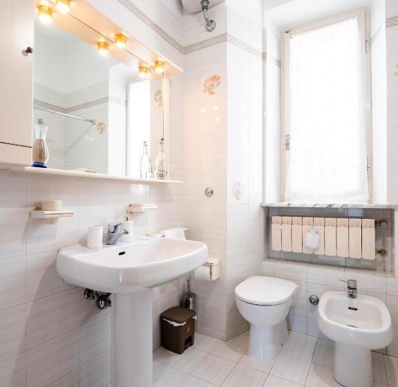 Номер Стандарт Совместная Ванная, Casa Mafalda   Rooms, Friends And More Affittacamere   Guest House