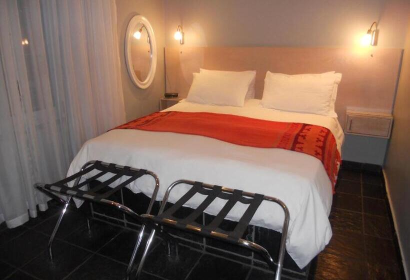 اتاق استاندارد با تخت دو نفره بزرگ, Rose Lodge