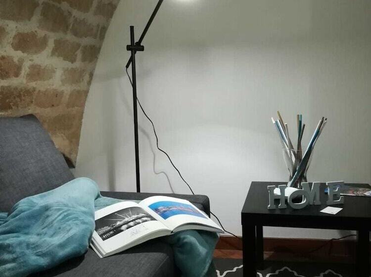استودیوی استاندارد, B&b Piccolo Loft Del Borgo