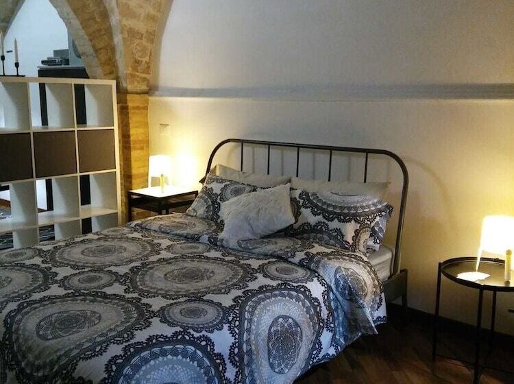 استودیوی استاندارد, B&b Piccolo Loft Del Borgo
