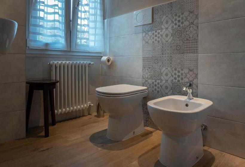 اتاق استاندارد, La Rosa Tra I Laghi B&b