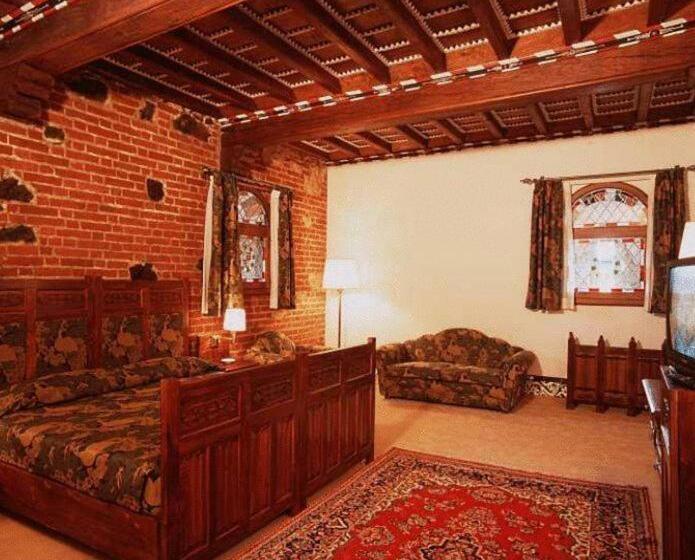 스위트, Castello Di Pavone