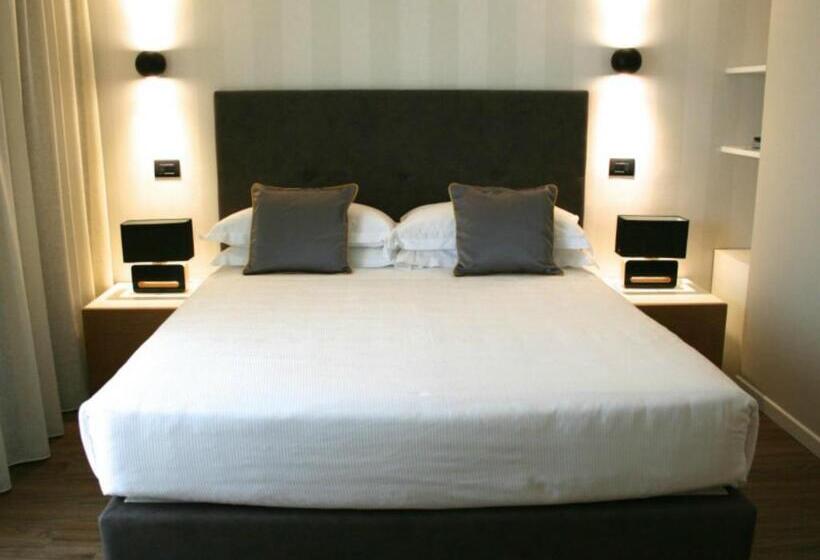 Трехместный Номер Комфорт, Select Suites & Spa   Apartments