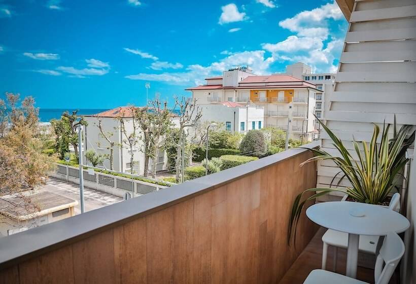 Трехместный Номер Комфорт, Select Suites & Spa   Apartments