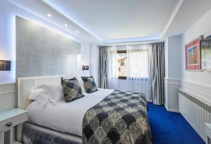 سوییت با چشم‌انداز کوه, Princesa Parc Excellence