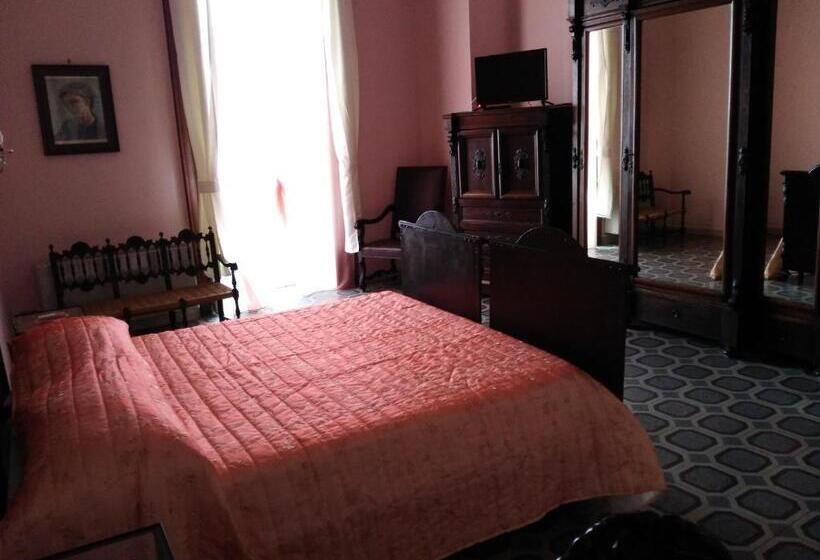اتاق استاندارد با تخت بزرگ, Domus Cicerone