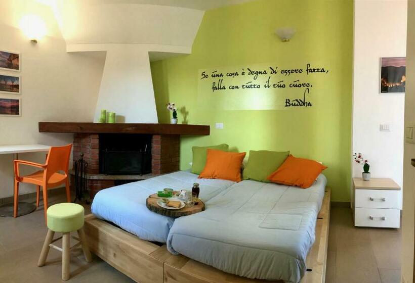 Номер Deluxe с Балконом, Ostello Casa Emmaus