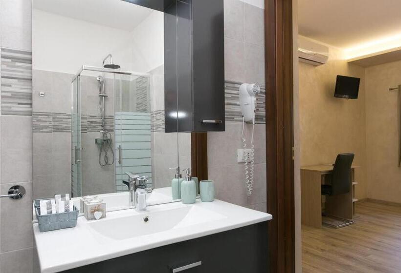 اتاق سوپریور با تخت بزرگ, Red Lion Guest House