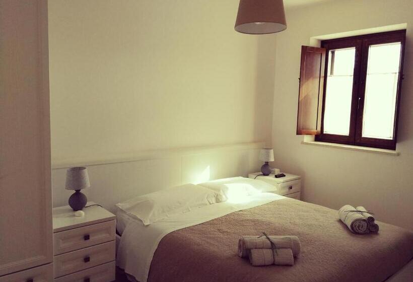 Junior Suite, Lunali
