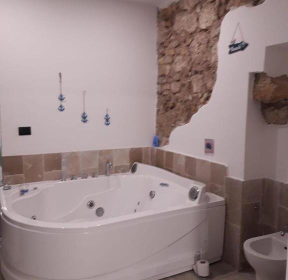 سوئیت با وان آب گرم, Il Daviduccio Suite