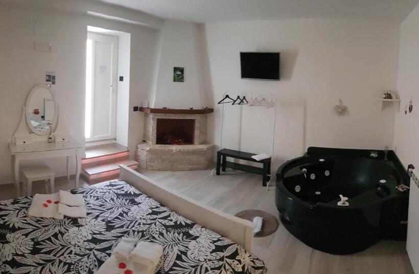 سوئیت جونیور با ماساژ آبی, Il Daviduccio Suite