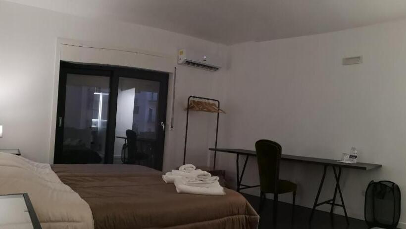 اتاق راحتی سه تخته, Inn Comfort