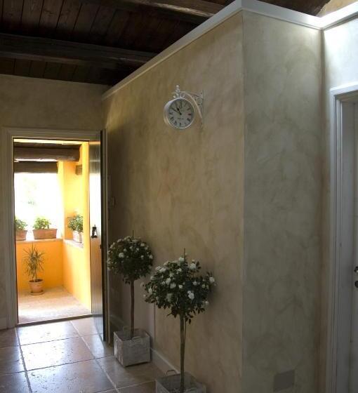 اتاق اکونومی, Country House Il Sassòne