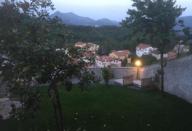 اتاق استاندارد سه تخته با چشم‌انداز باغ, Villa Alemi