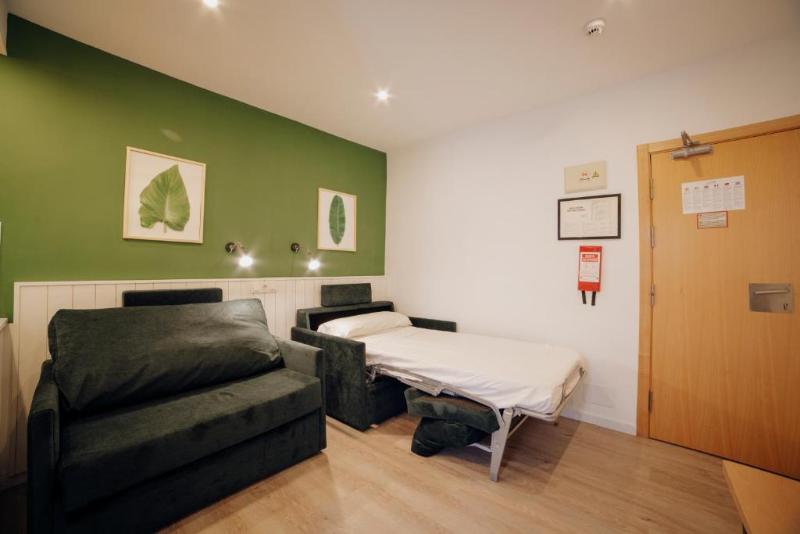 استودیوی استاندارد, Apartamentos Palm Court