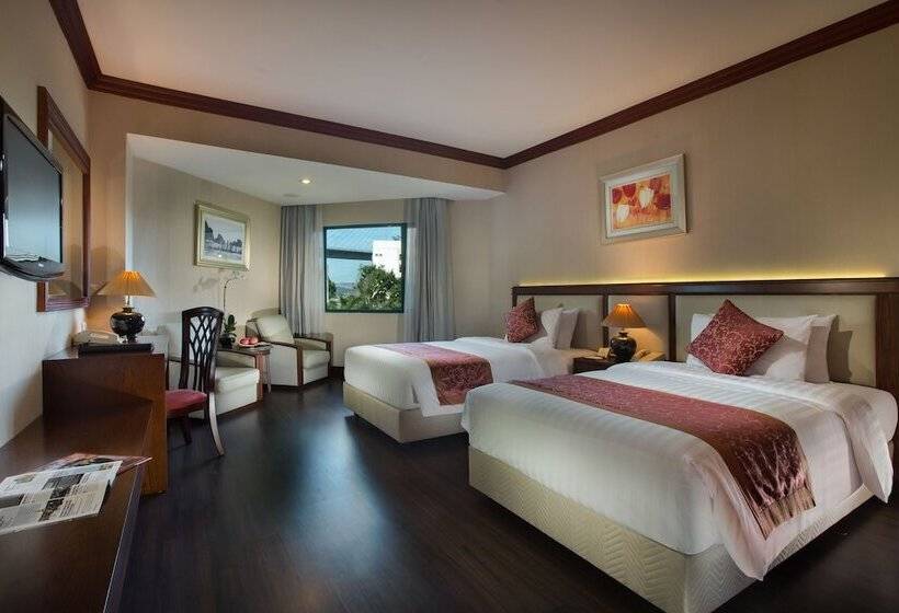 اتاق لوکس با چشم‌انداز دریا, Halong Plaza