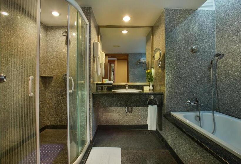 اتاق لوکس با چشم‌انداز دریا, Halong Plaza