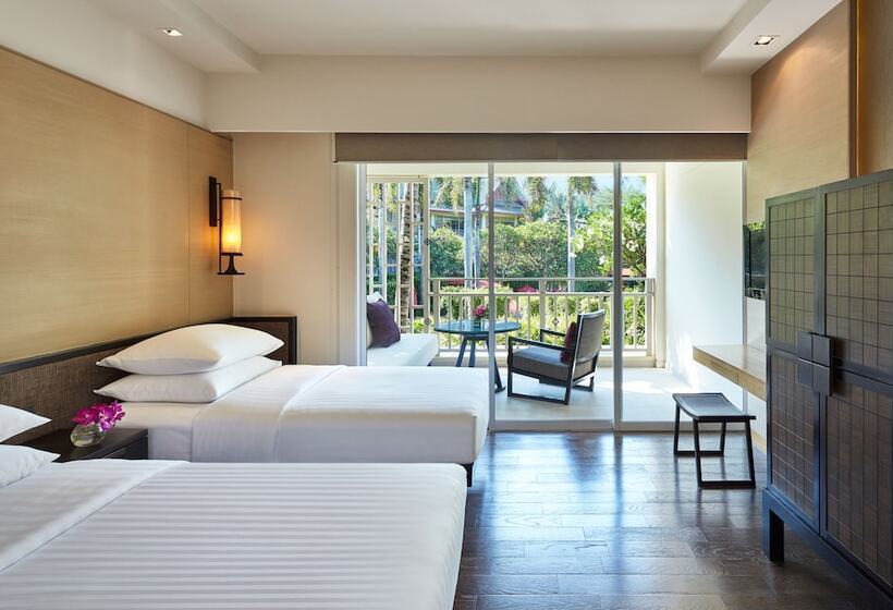 Номер Клуб, Hyatt Regency Hua Hin