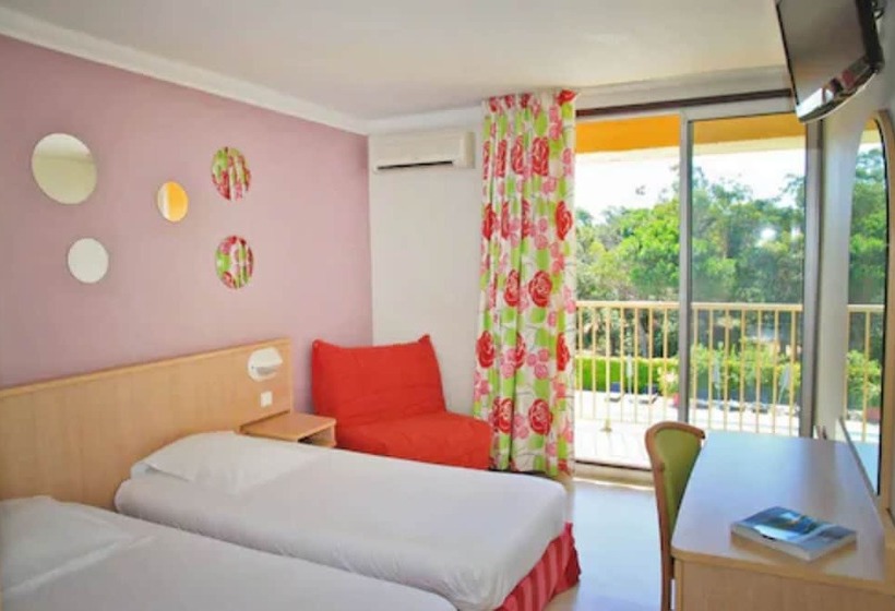 Номер Стандарт, Isola Hôtel