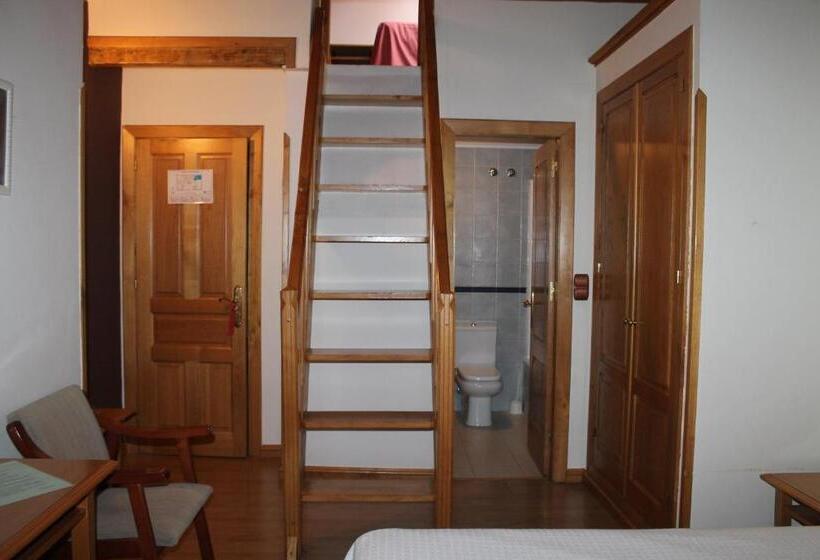 اتاق استاندارد سه نفره, San Roque