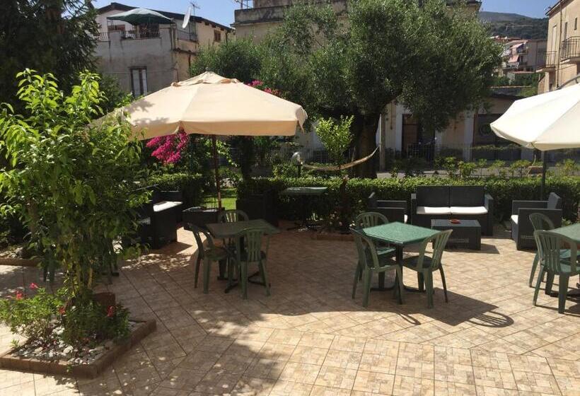 اتاق استاندارد سه نفره, Albergo Marla