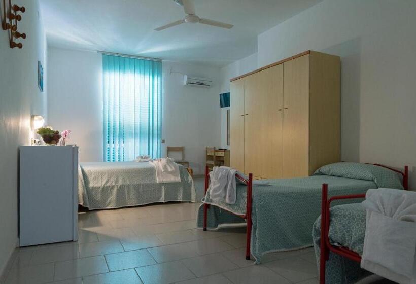 اتاق استاندارد چهار تخته, Albergo Marla