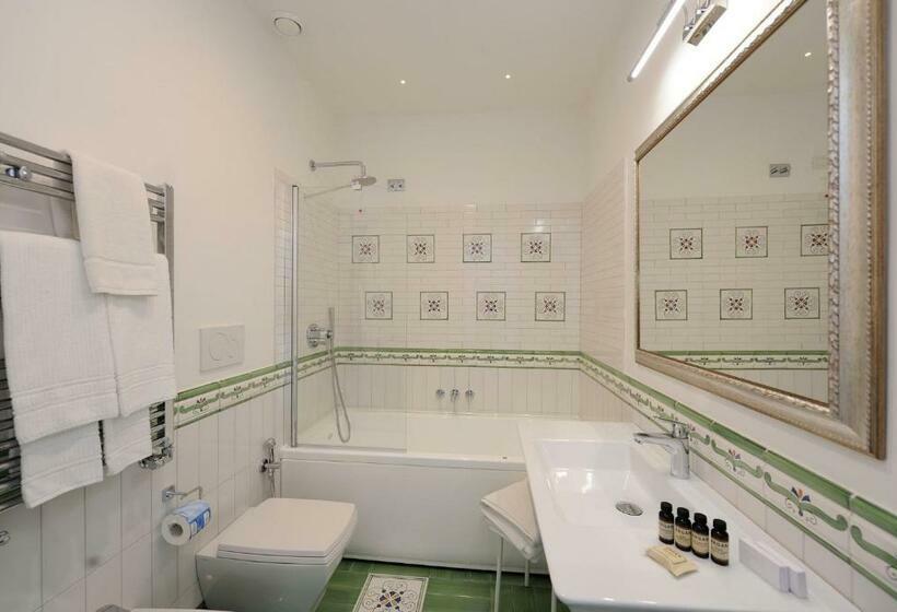 اتاق استاندارد با وان آب گرم, Villa Guarracino Amalfi