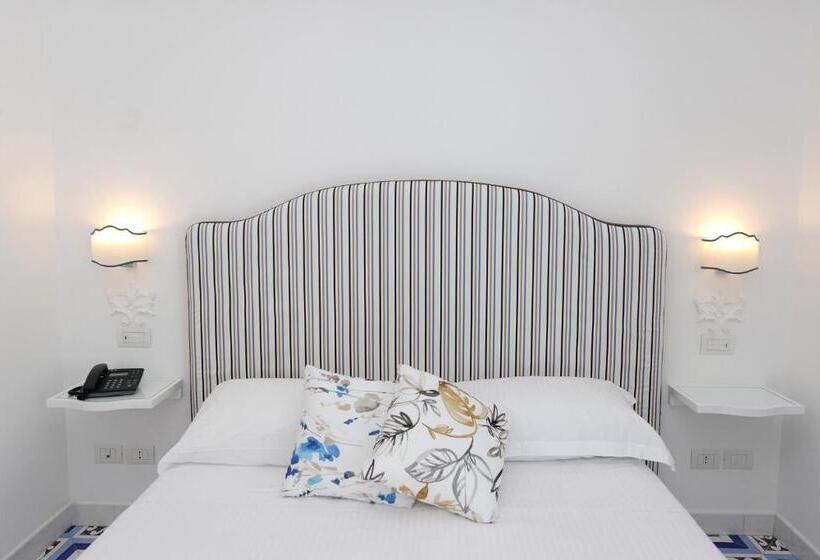 سوییت با چشم‌انداز دریا, Villa Guarracino Amalfi