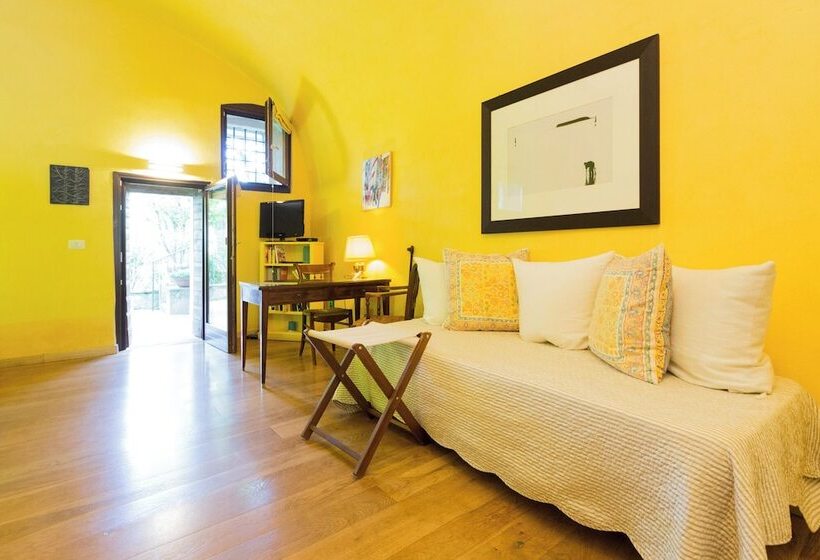 Трехместный Номер Стандарт Вид на Сад, B&b Corte Delle Muse