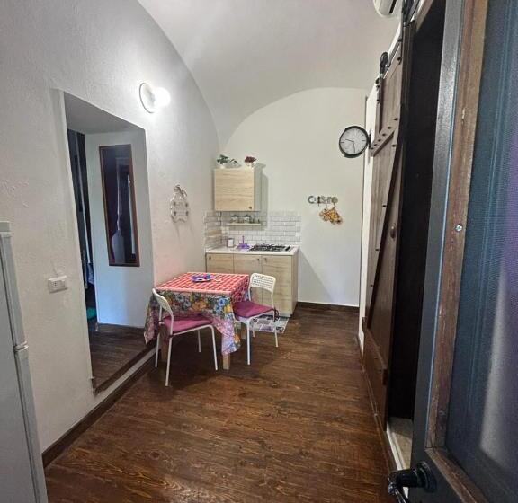إستوديو قياسى مطلّ علي الحديقة, Magione B&b