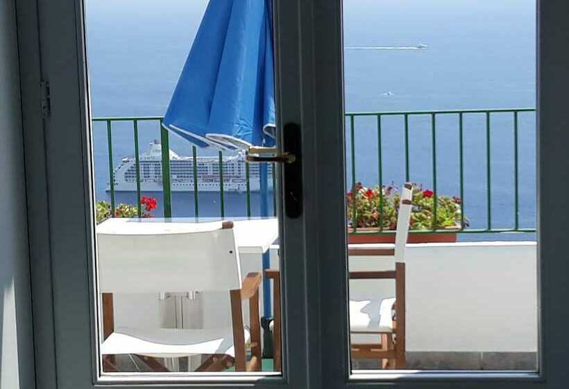 Triple Room Sea View, Residenza Gennaro