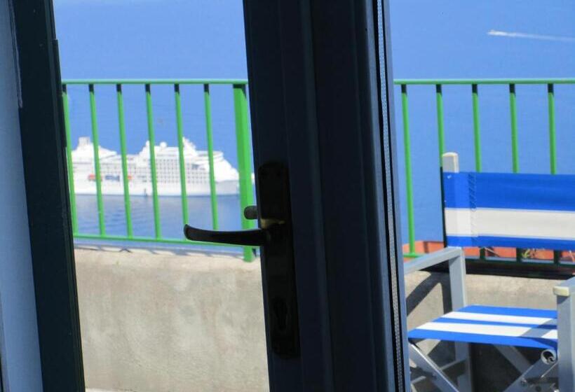 Triple Room Sea View, Residenza Gennaro
