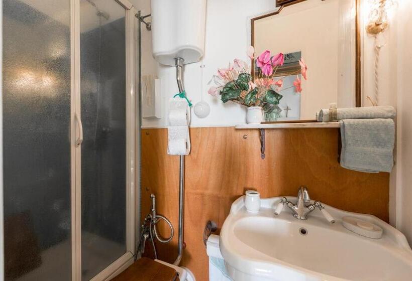 سوئیت 2 خوابه, Villa Mariella Pittorino   Camere In B&b