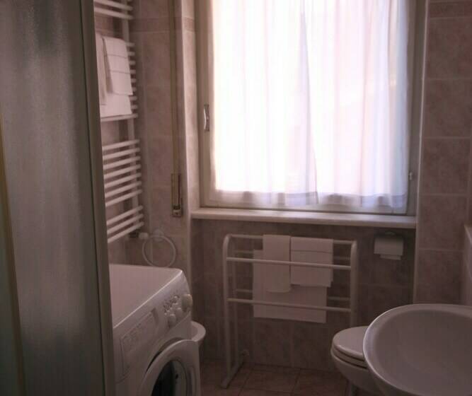 Quarto Familiar, Balcone Fiorito