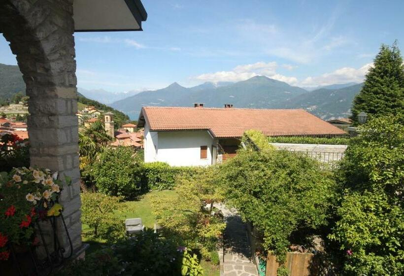 Quarto Familiar, Balcone Fiorito