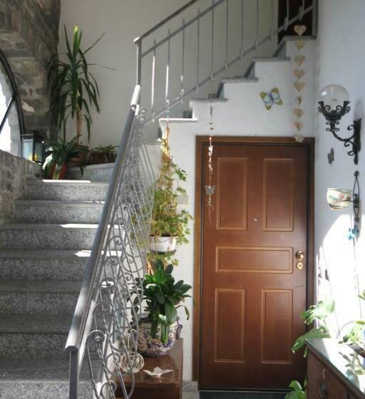 Quarto Familiar, Balcone Fiorito