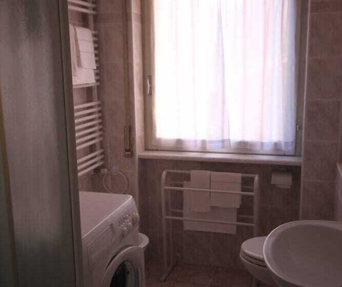 Quarto Familiar, Balcone Fiorito