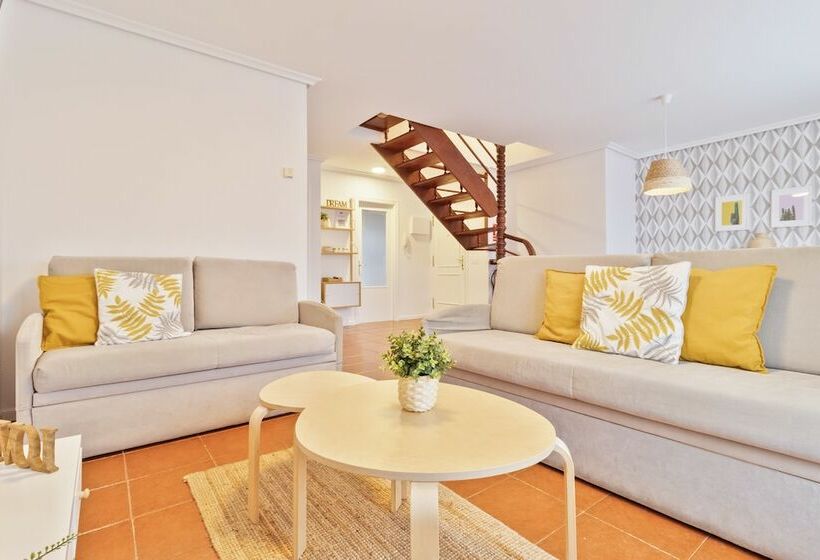 3침실 듀플렉스 아파트, Abba Comillas Apartments