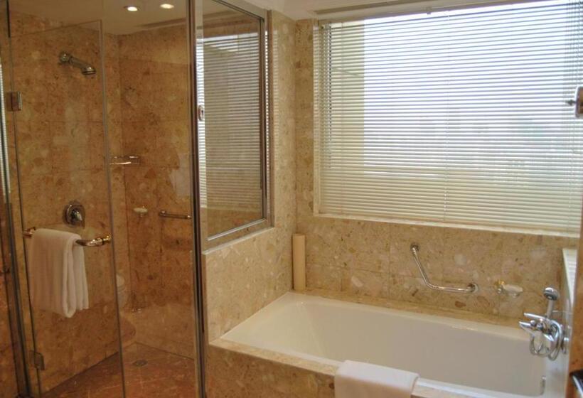 سوئیت با تخت بزرگ, Crowne Plaza Qingdao, An Ihg