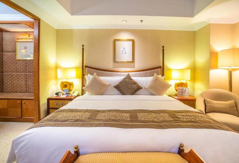 سوئیت اجرایی با تخت کینگ, Crowne Plaza Qingdao, An Ihg
