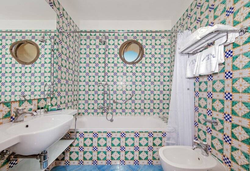Номер Стандарт Трехместный, Grand Hotel Due Golfi