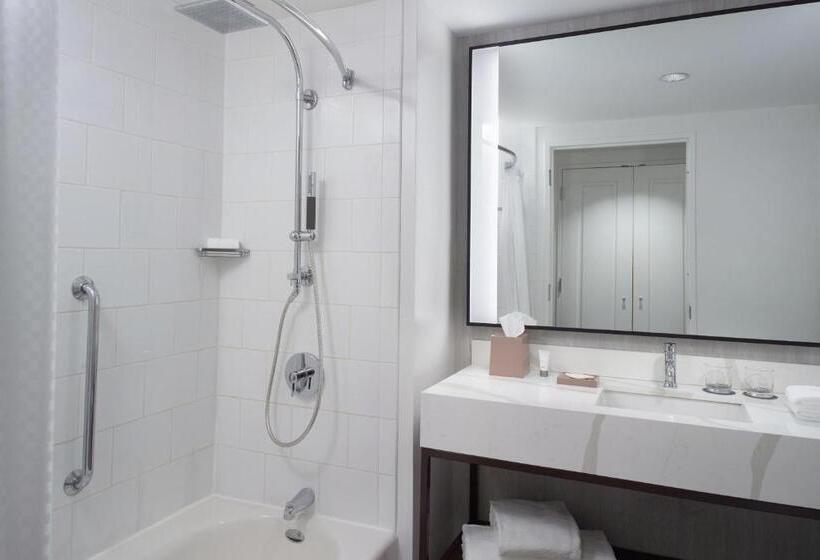 اتاق لوکس با تخت بزرگ, The Westin Charlotte