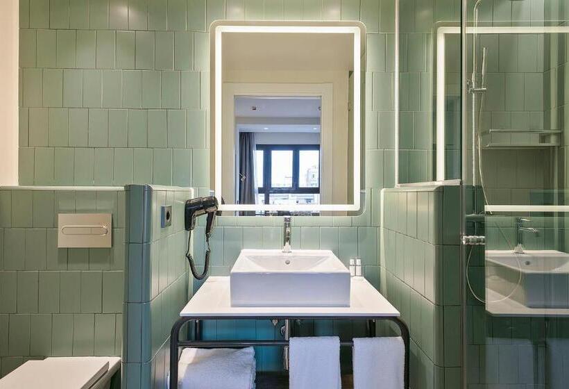 Habitación Superior, Via Augusta