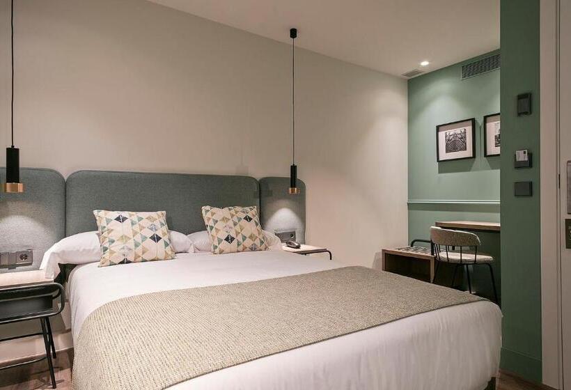 Habitación Superior, Via Augusta