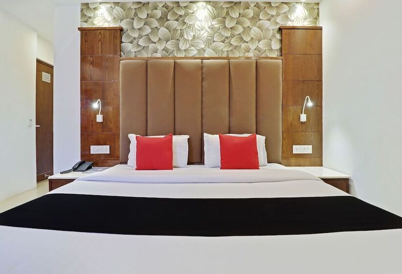 Номер Deluxe, Capital O 2242 Hotel Yuvraj Deluxe