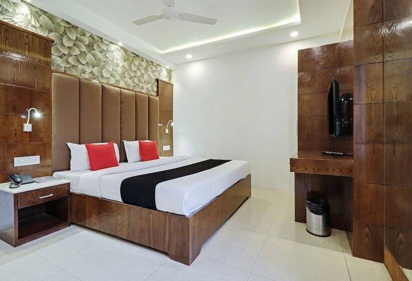 Номер Deluxe, Capital O 2242 Hotel Yuvraj Deluxe